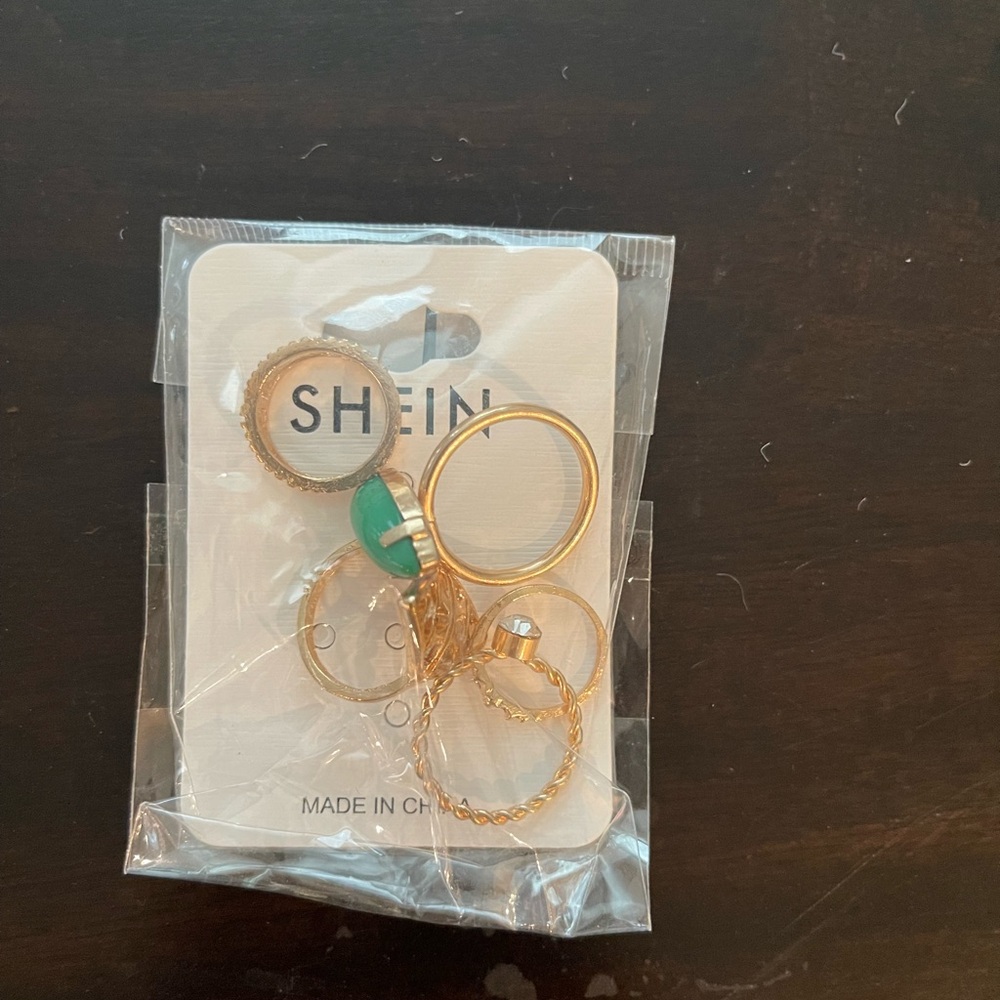 SHEIN Gold Ring Set with Green Accent